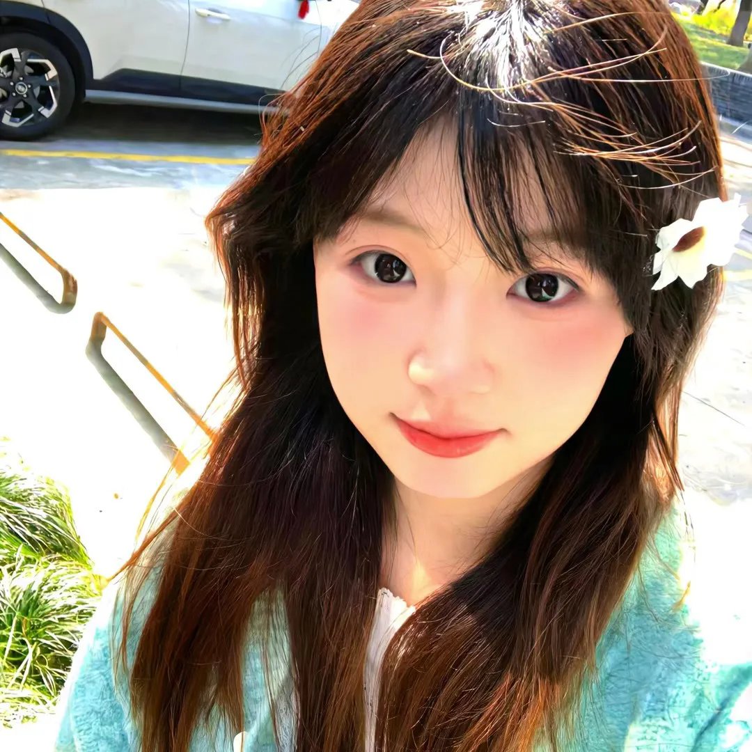 红唇相吻